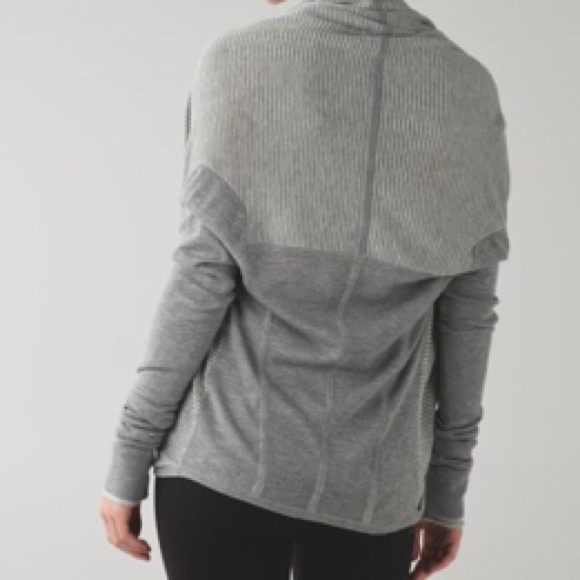 Lululemon Iconic Sweater Wrap Blue/Black Med or Large - Picture 11 of 11